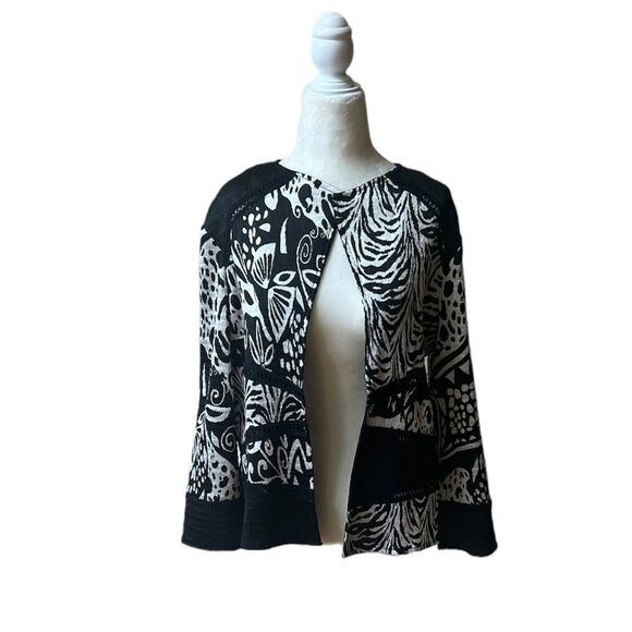 Chico’s Black & White Animal Print Mixed Media Cardigan Blazer - Picture 3 of 15